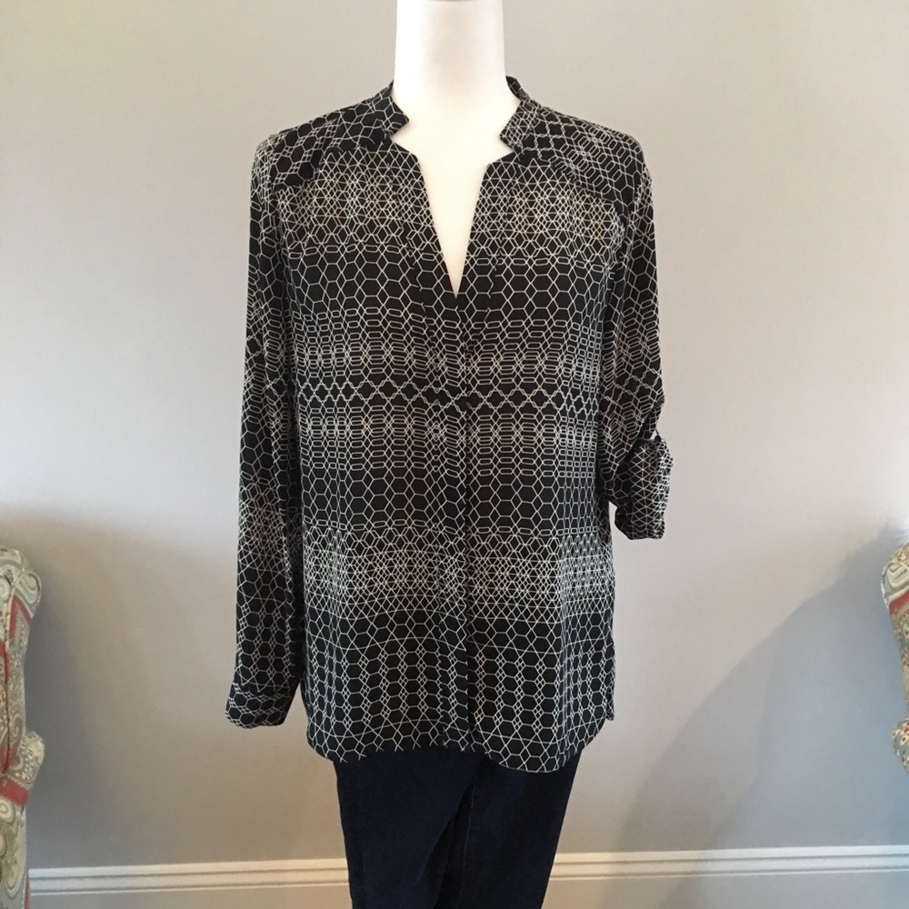 Black and white Banana Republic Blouse